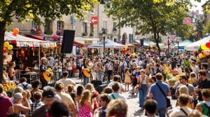 découvrez le programme complet des concerts, expositions et marchés à tarbes ce week-end. ne manquez pas une occasion unique de profiter d'animations culturelles et artistiques pour toute la famille.